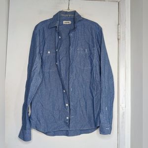 Taylor Stitch • Men's Button Down Shirt in Blue Chambray
